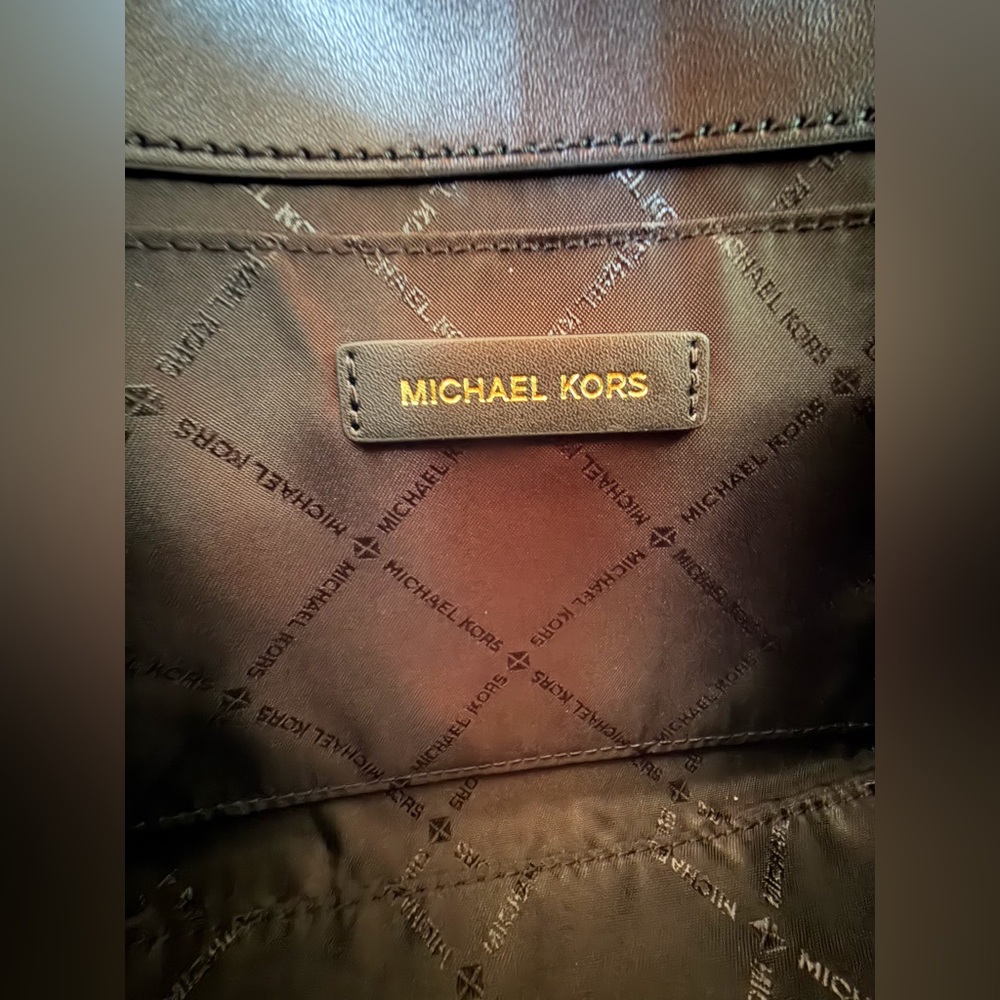 Michael Kors Sheila SM Black Satchel Shoulder Bag - Picture 7 of 11